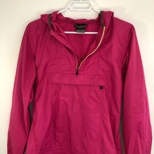 Nike FIT women’s pullover w/ hood, pockets & vents